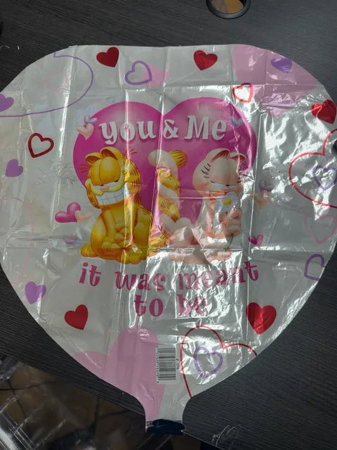 18" Garfield heart balloon